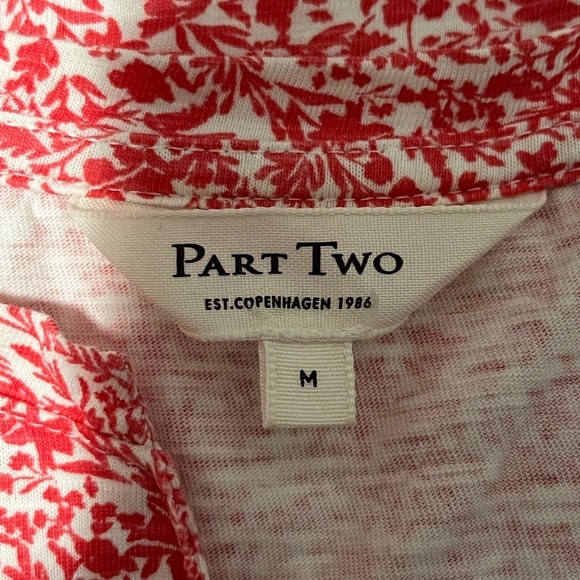 Part Two GesinasPW Short Sleeve V-Neck Leaf Floral Pattern Top - Picture 9 of 11